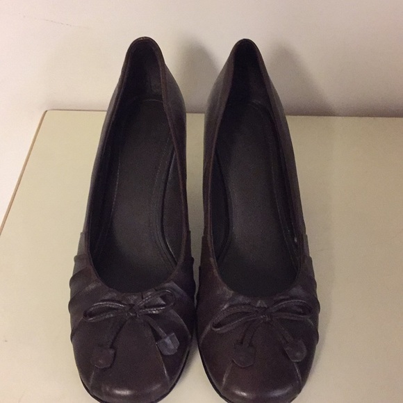 Shoes - Picture 2 of 2